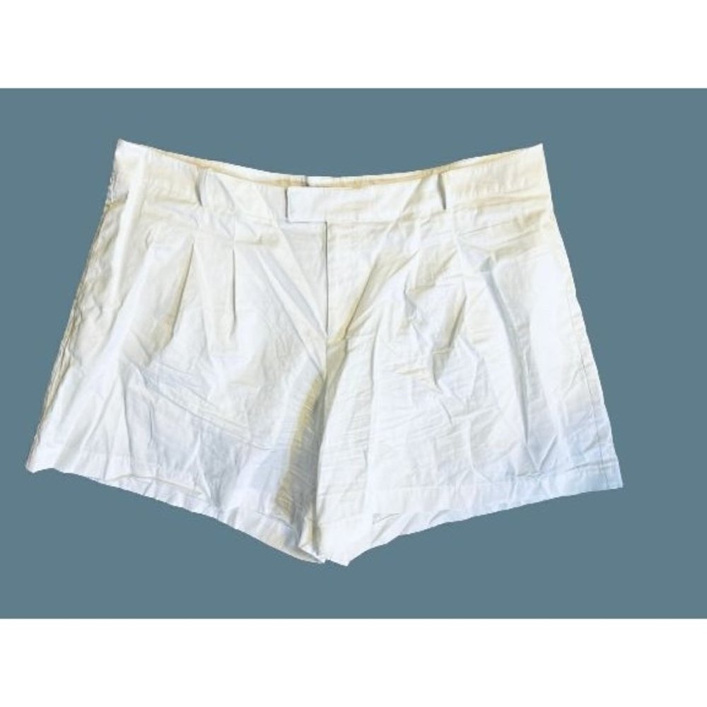 Women's Size 20 White Cotton Shorts by ELOQUII